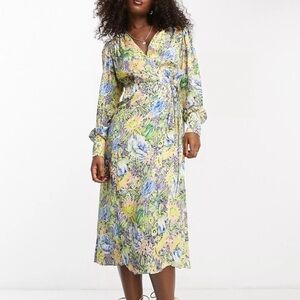 Hope & Ivy Plus midi dress wrap yellow and green floral